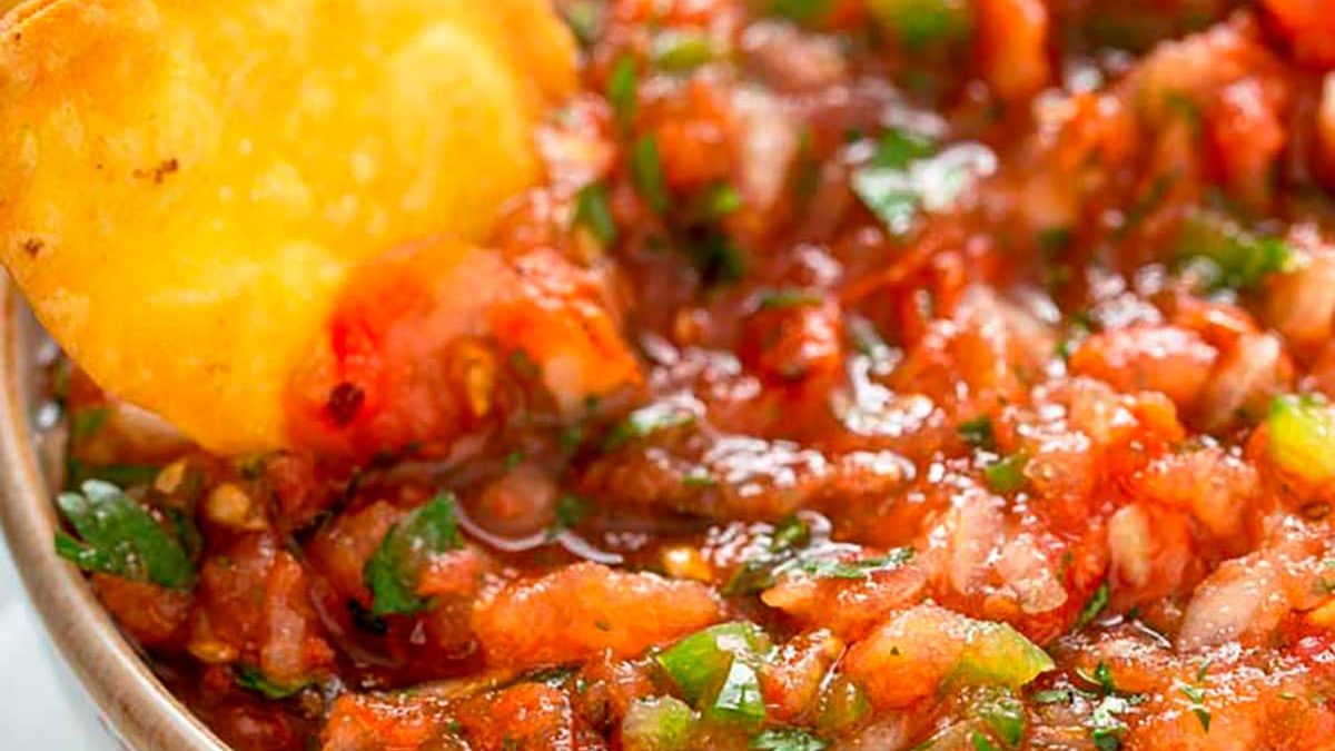 How to Make the Perfect Mexican Salsa!