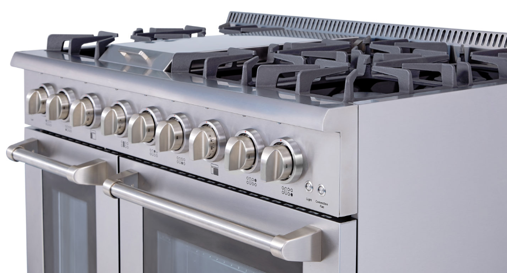 What are the benefits and drawbacks of using an electric oven compared to other types of ovens?